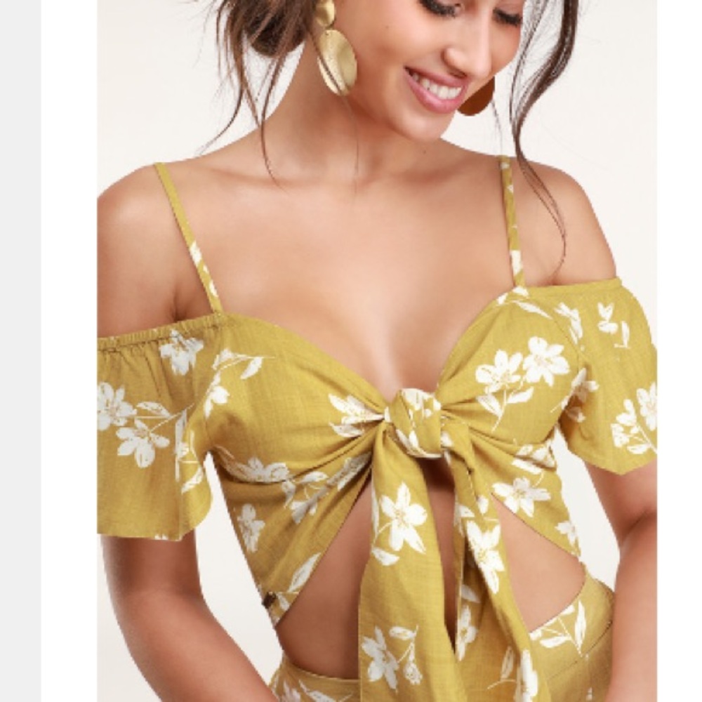 Billabong off the shoulder tied top
